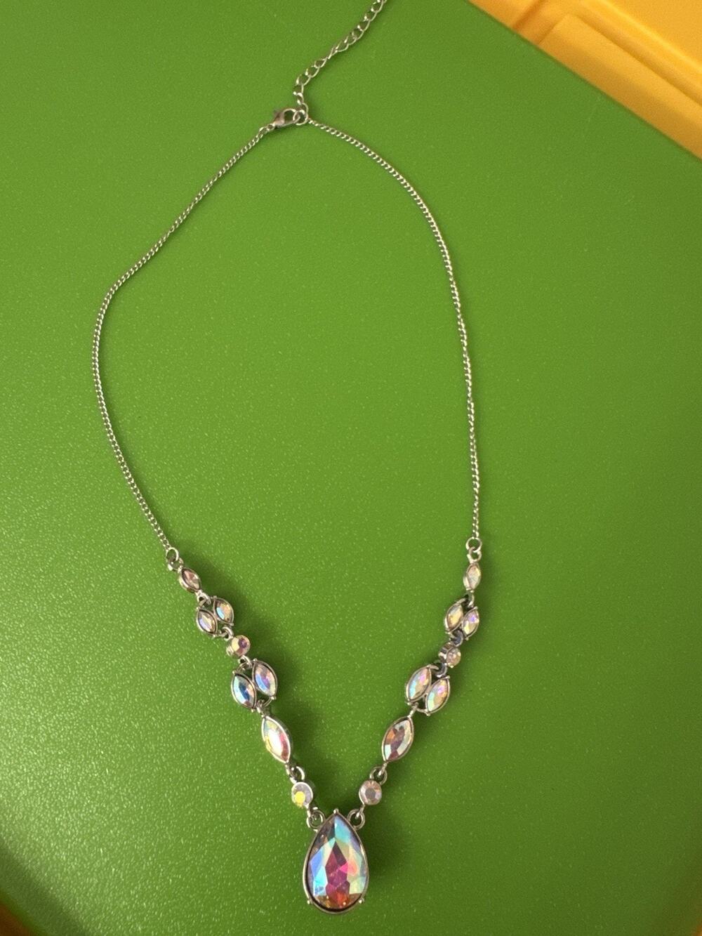 Paparazzi Royal Rendezvous Iridescent Necklace Teardrop Rhinestones Marquise AB